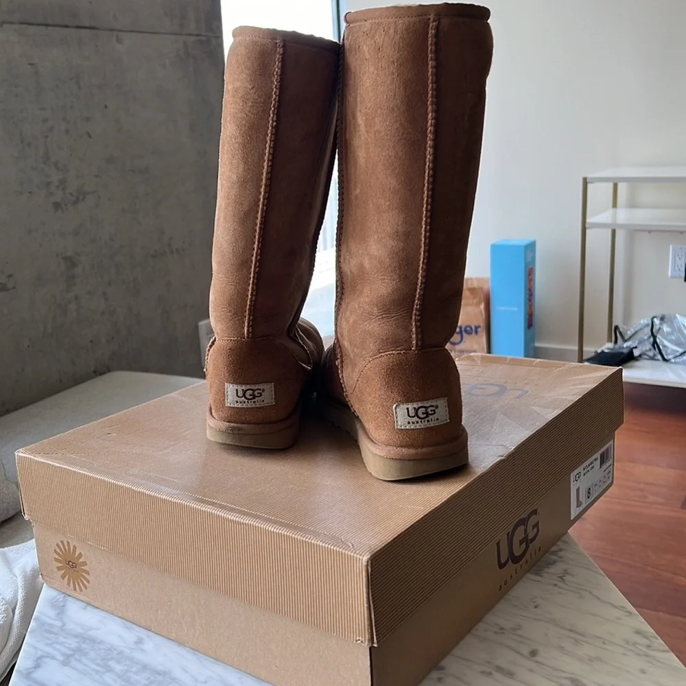 UGG classic tall boots - Picture 3 of 8